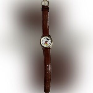 Disney Vintage Quartz Mickey Mouse Leather Strap #RRS58AX